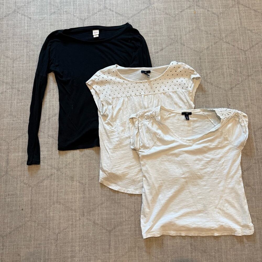 Elegant Women's Black and White Tops Set Medium